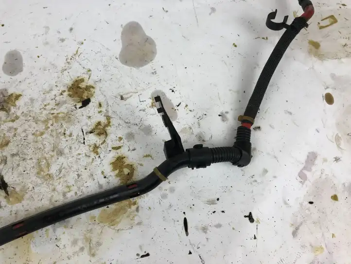 BMW 3 F30 F35 F31 (2012 - 2018) 8676222 Плюсовой провод аккумулятора — фото 2