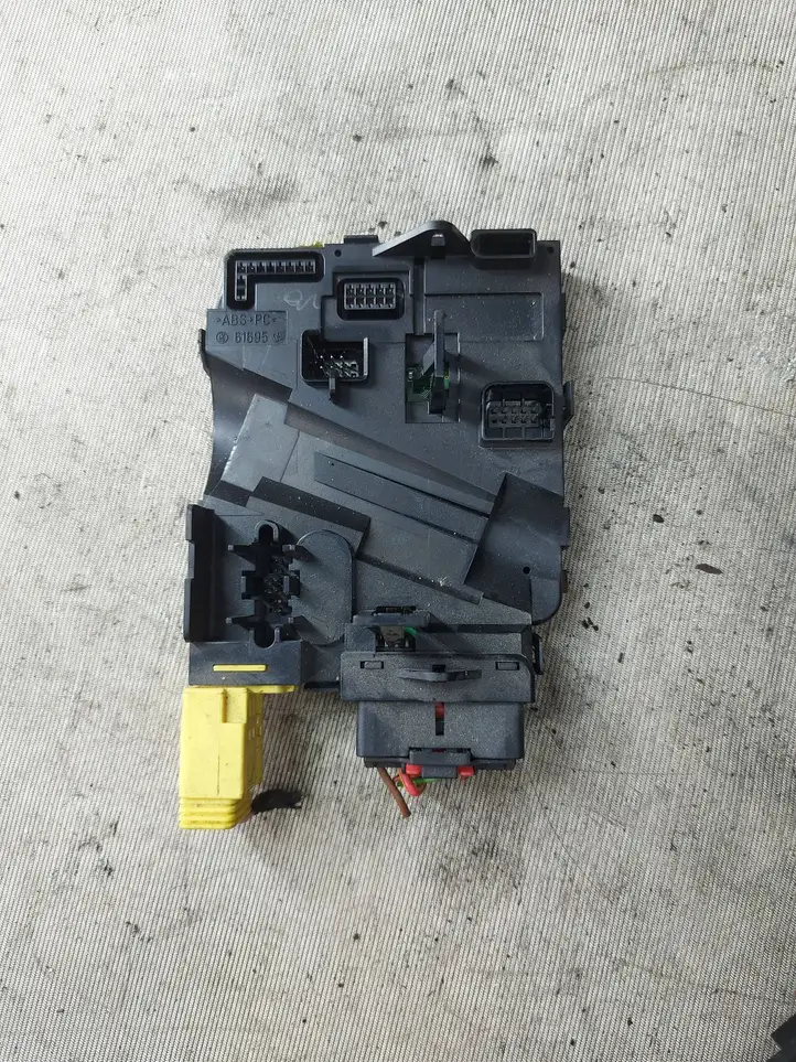 Volkswagen Touran I (2003 - 2010) 1K0953549A Датчик угла поворота руля — фото 2