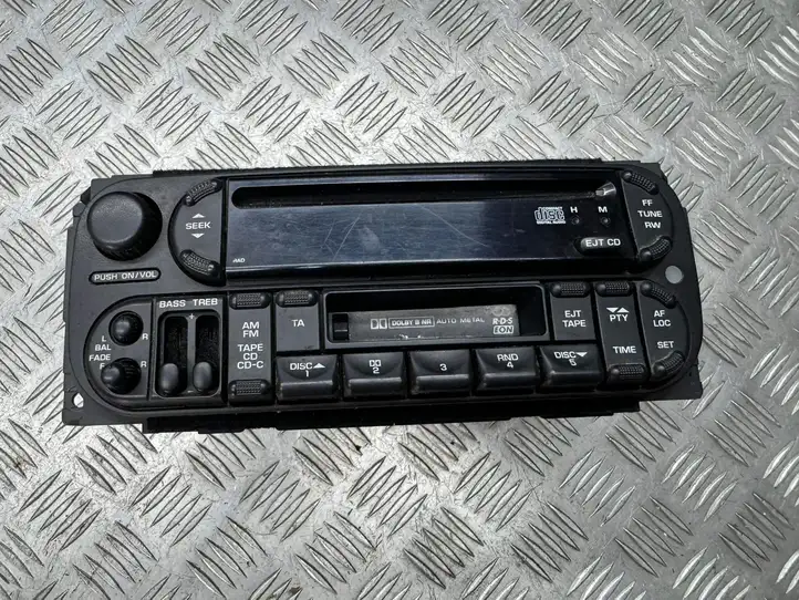 Chrysler Voyager (2001 - 2004) P05064385AF Магнитола / мультимедийная система — фото 1