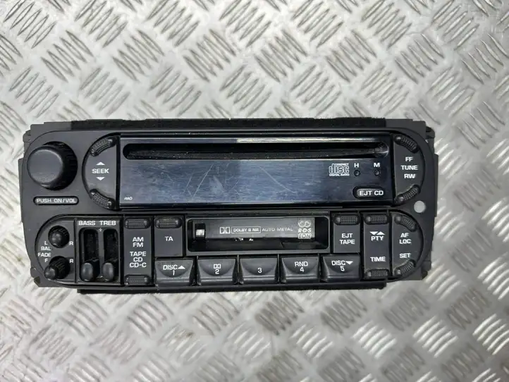 Chrysler Voyager (2001 - 2004) P05064385AF Магнитола / мультимедийная система — фото 4