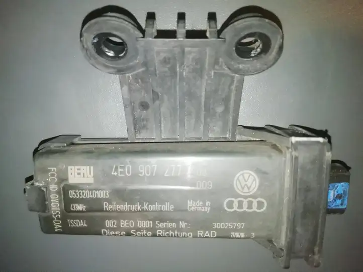 Audi A8 S8 D3 4E (2005 - 2007) 4E0907277 Датчик давления шин — фото 2