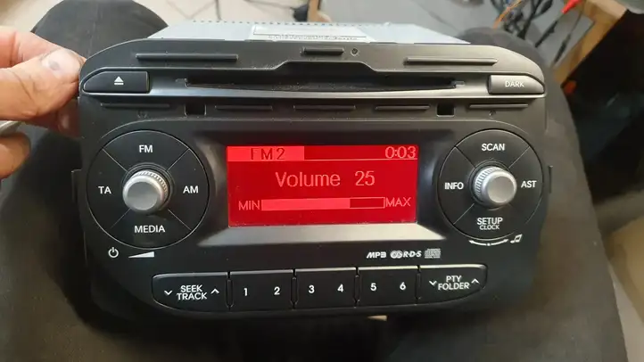 Kia Picanto (2011 - 2015)  961701Y201MB2 Радио/ проигрыватель CD/DVD / навигация