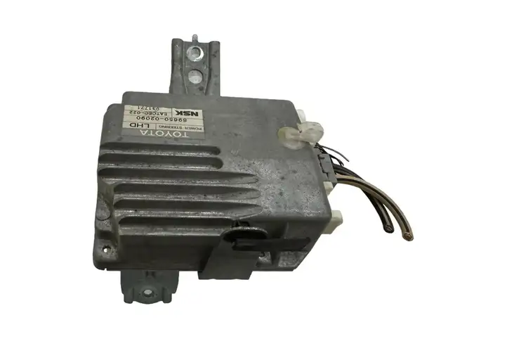 Toyota Corolla E110 (1995 - 2002) 8965002090 Блок управления усилителем руля — фото 1