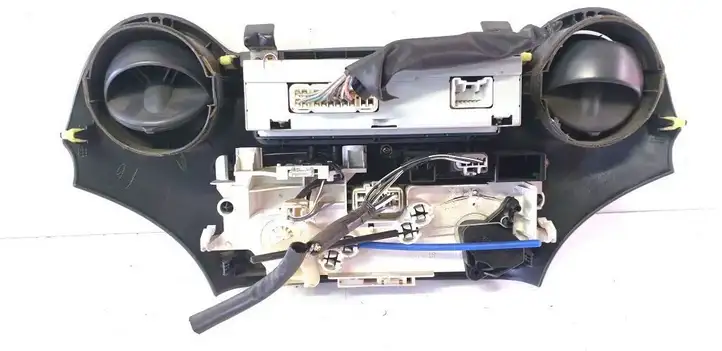 Toyota Yaris (1999 - 2003) 86110-52020-B0 Блок управления кондиционером — фото 2