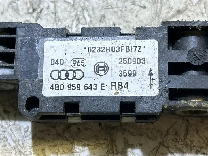 Audi A8 S8 D3 4E (2005 - 2007) 4B0959643E Датчик удара SRS — фото 3