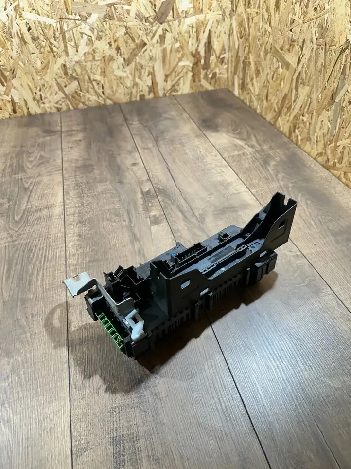 Mercedes-Benz E C207 W207 (2009 - 2017)  168298 Блок предохранителей