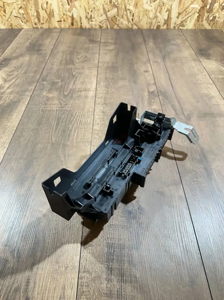 Mercedes-Benz E C207 W207 (2009 - 2017)  168298 Блок предохранителей