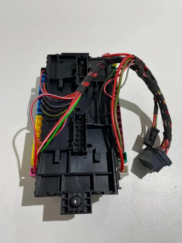 Mercedes-Benz CLA  C117,X117,W117 (2013 - 2019)  A2469067100 Блок предохранителей