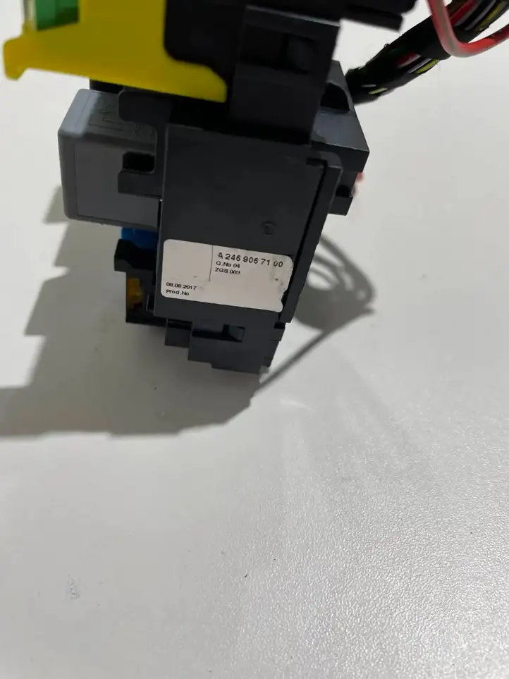 Mercedes-Benz CLA  C117,X117,W117 (2013 - 2019)  A2469067100 Блок предохранителей