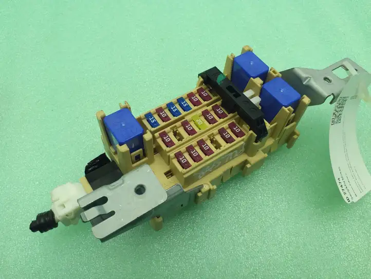 Nissan Pulsar (2014 - 2018)  14626 Блок предохранителей