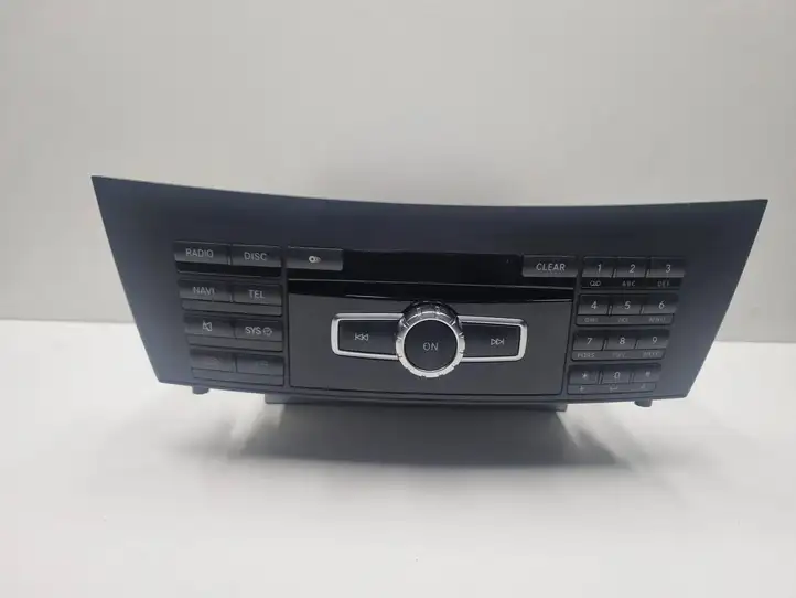Mercedes-Benz C W204 (2007 - 2014) A2049003311 Магнитола / мультимедийная система — фото 1