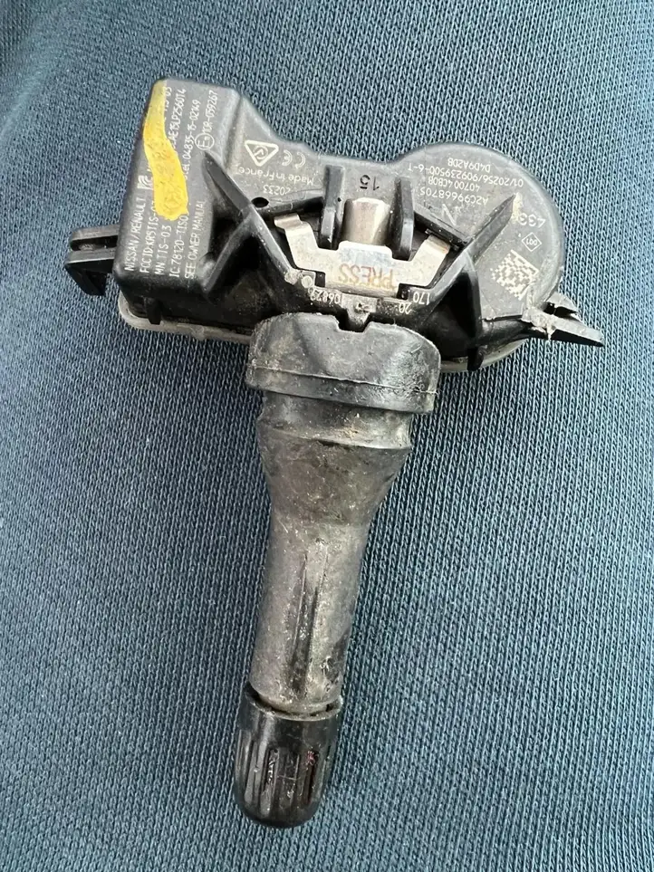 Renault ZOE (2012 - )  407004cb0b Датчик давления покрышек