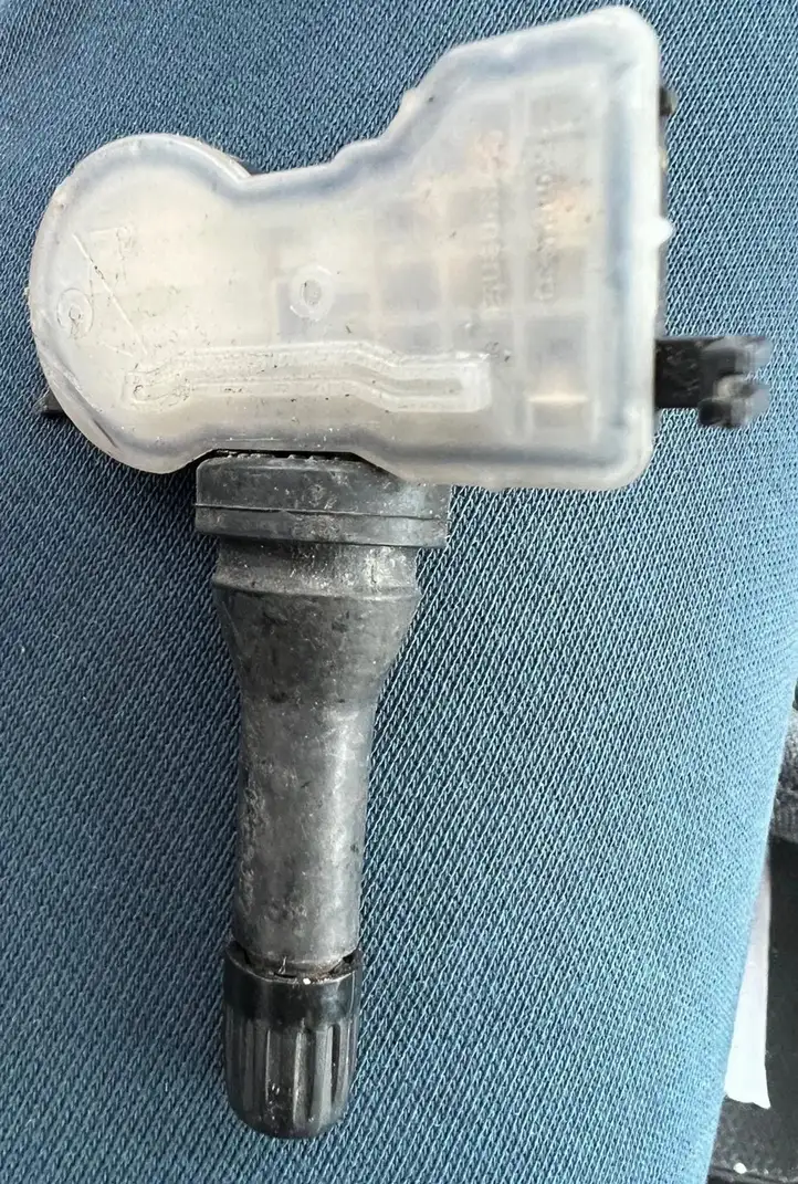 Renault ZOE (2012 - )  407004cb0b Датчик давления покрышек