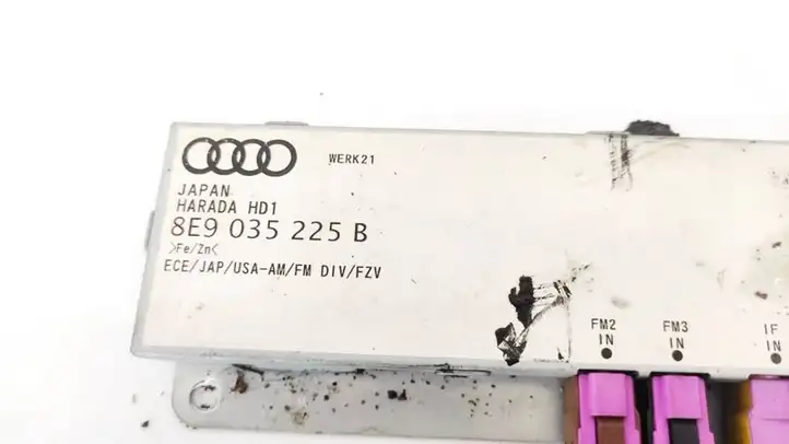 Audi A4 (2000 - 2006)  8E9035225B Блок управления антенной