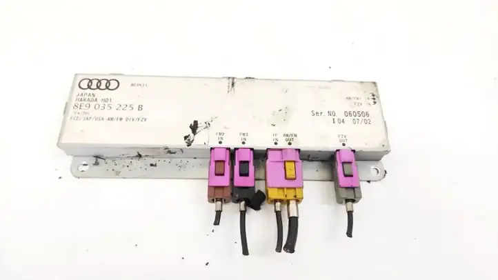 Audi A4 (2000 - 2006)  8E9035225B Блок управления антенной