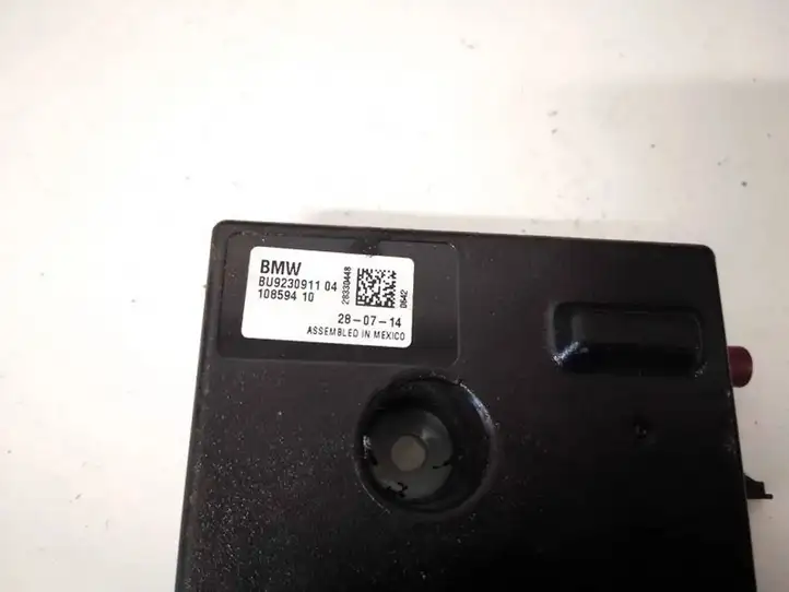 BMW 3 F30 F35 F31 (2012 - 2018)  10859410 Блок управления антенной