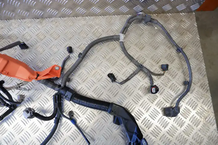 Toyota RAV 4 (XA40) (2012 - 2018) 8212142F40 Проводка двигателя — фото 11