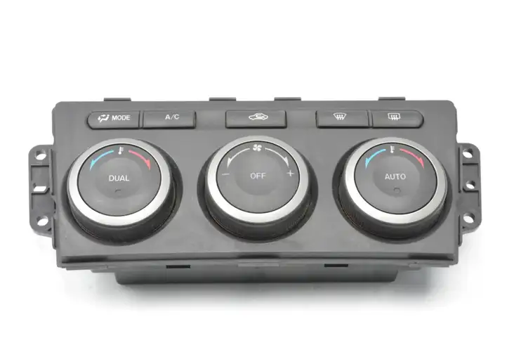 Mazda 6 (2002 - 2005) GAP361190A Блок управления кондиционером — фото 1