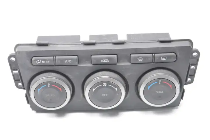 Mazda 6 (2005 - 2007) GAM761190B Блок управления кондиционером — фото 1