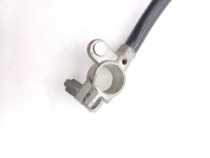 Mercedes-Benz E W212 (2009 - 2016)  F0306696 Плюсовый провод (аккумулятора)