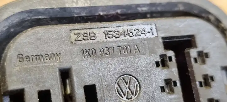 Volkswagen Golf V (2003 - 2009) 1K0937701A Прочая электропроводка — фото 9