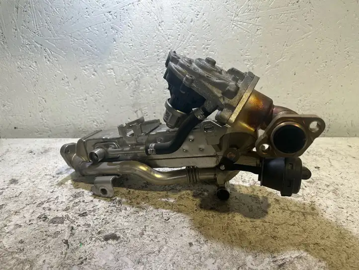 BMW 3 F30 F35 F31 (2012 - 2018) 8477659 Охладитель клапана EGR — фото 2