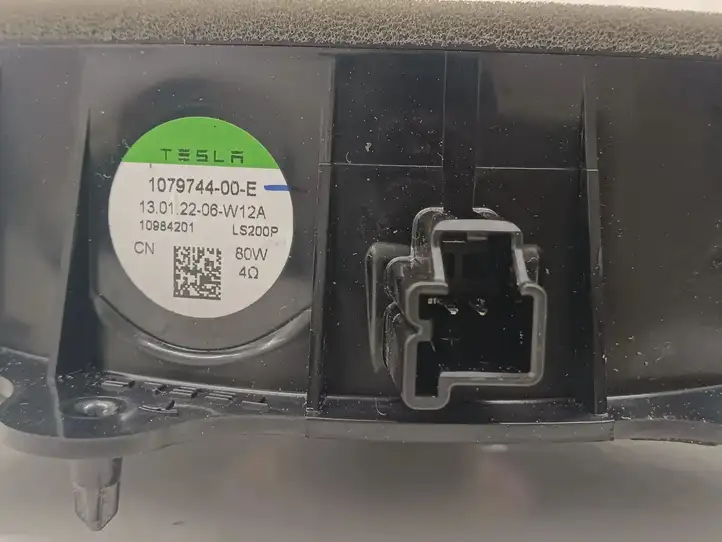 Tesla Model 3 (2017 - 2023) 107974400E Динамики передних дверей — фото 2