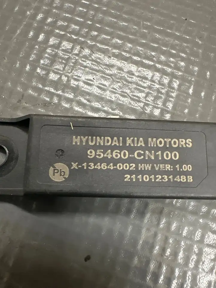 Kia EV6 (2021 - ) 95460CN100 Блок бесключевого доступа — фото 3