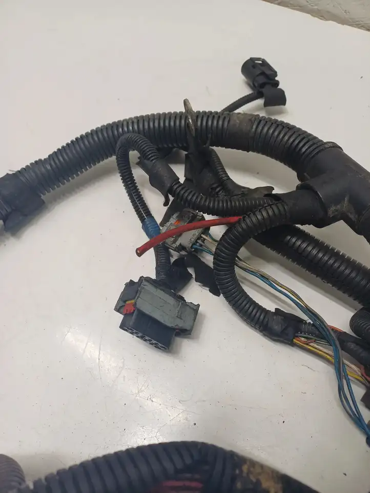 Iveco Daily 35.8-9 (1998 - 2014)  504317642 Проводка двигателя