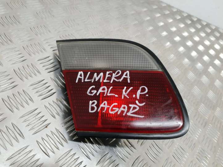 4728B Nissan Almera Galinis žibintas dangtyje