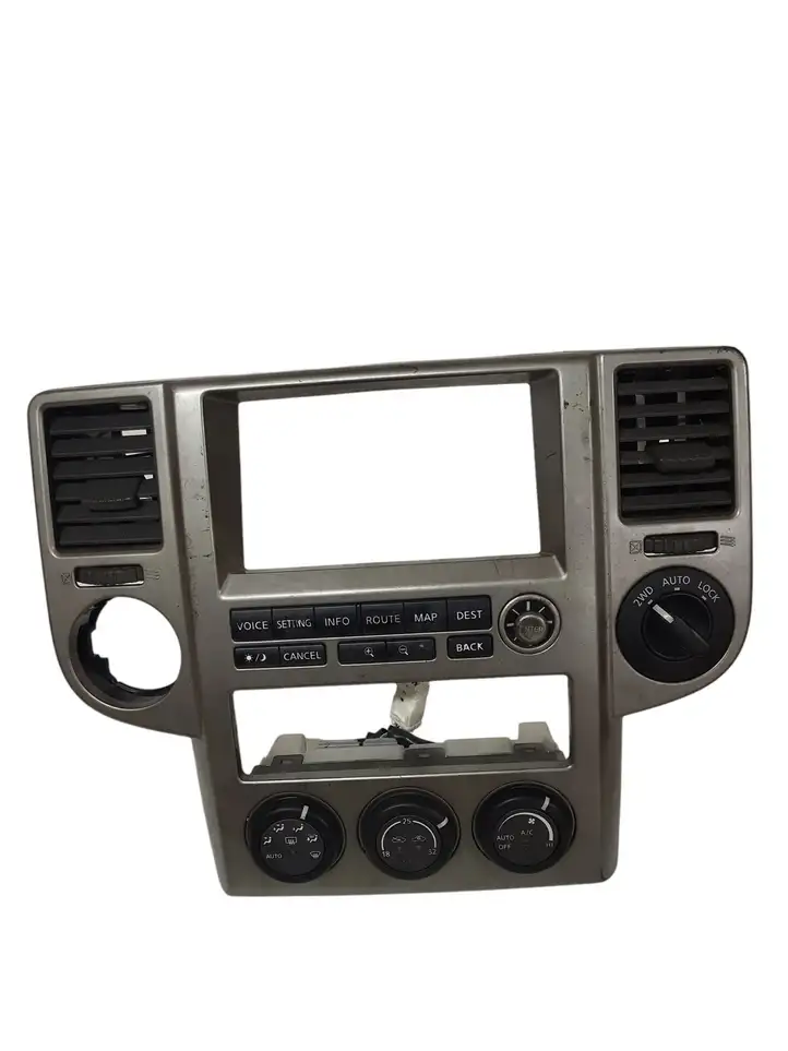 Nissan X-Trail T30 (2001 - 2007) 68260EQ000 Центральный воздушный дефлектор — фото 1