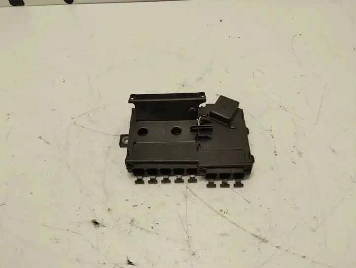 Mercedes-Benz (2014 - 2021) A2135406100 Клеммный узел плюсовых проводов — фото 1