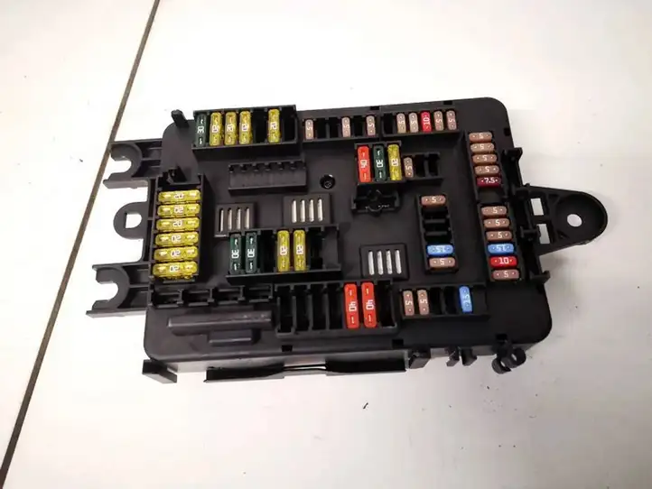 BMW 3 F30 F35 F31 (2012 - 2018)  926111003 Ящик предохранителей (комплект)