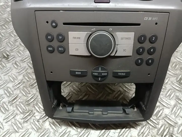 Opel Zafira B (2003 - 2006) Магнитола / мультимедийная система — фото 2