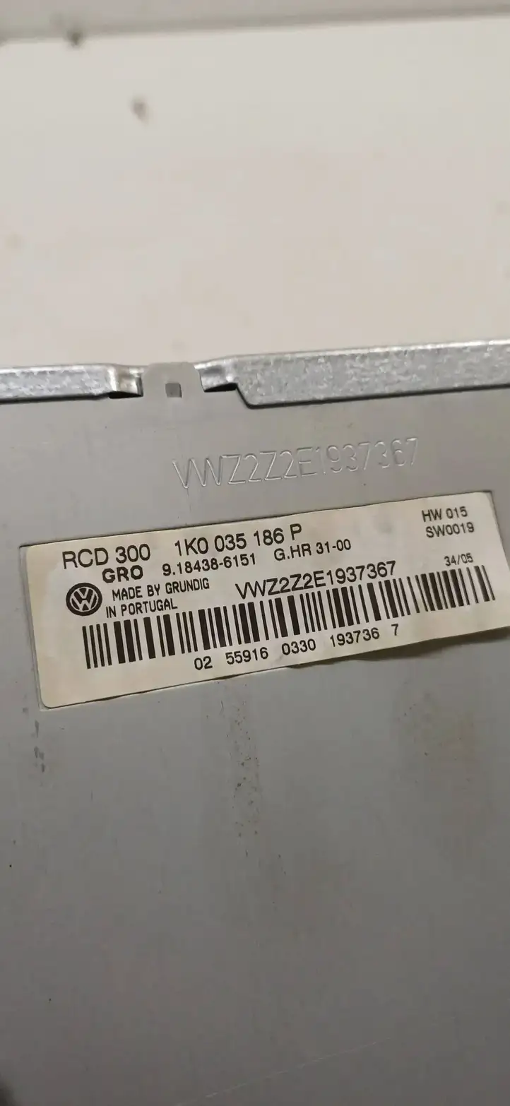 Volkswagen PASSAT B6 (2005 - 2010) 1K0035186P Магнитола / мультимедийная система — фото 3