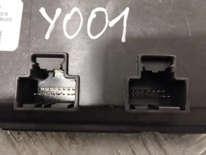 Chrysler Pacifica (2016 - ) 68321862AB Блок управления сиденьем — фото 5