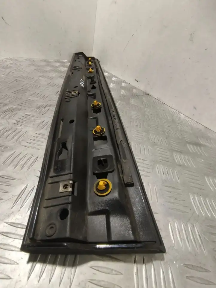 Maserati Levante (2017 - ) 670035237 Отделка заднего порога — фото 7