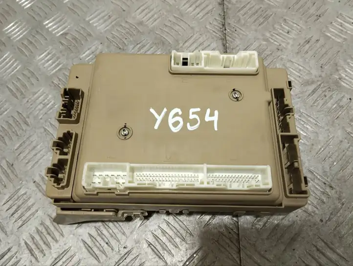 Subaru Outback (BS) (2014 - 2019) 82201AL10A Блок предохранителей (комплект) — фото 4