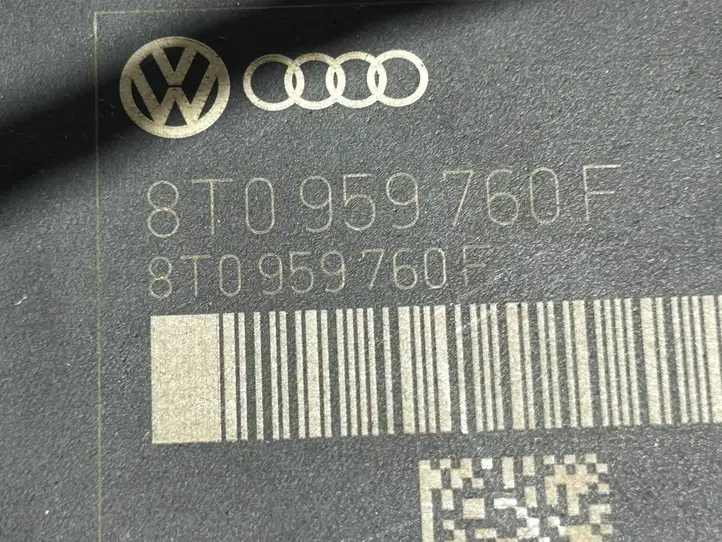 Audi A5 8T 8F (2011 - 2016) 8T0959760F Блок управления сиденьем — фото 2