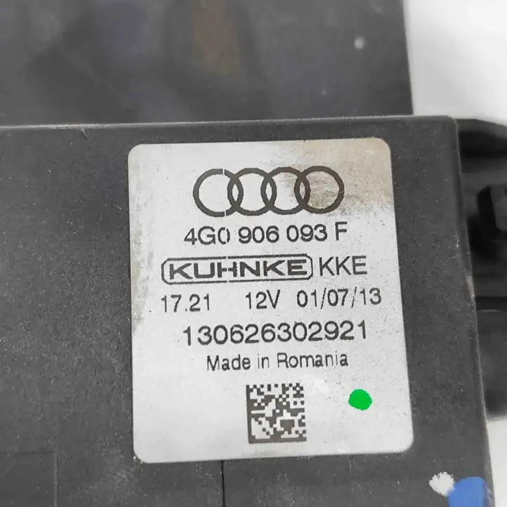 Audi A5 8T 8F (2011 - 2016) 4G0906093F Блок управления топливным насосом — фото 7
