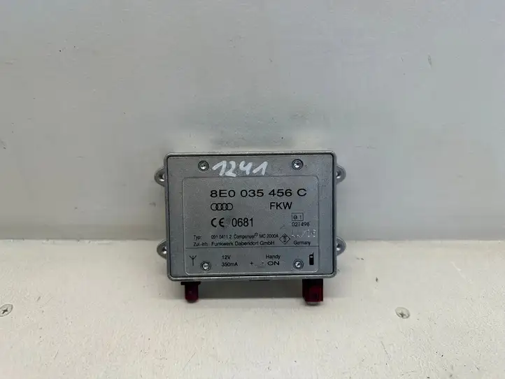 Audi A6 S6 C6 4F (2004 - 2008) 8E0035456C Усилитель антенны — фото 1
