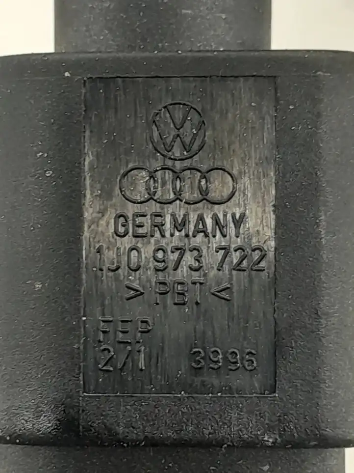 Audi A6 S6 C5 4B (2001 - 2004) 1J0973722 Датчик температуры воздуха в салоне — фото 3