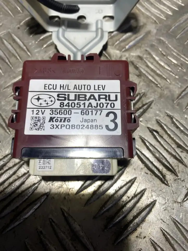 Subaru Outback (2009 - 2014) 84051AJ070 Блок управления светом — фото 2