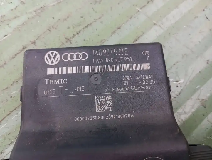 Volkswagen Touran I (2003 - 2010) 1K0907530E Модуль Gateway — фото 3