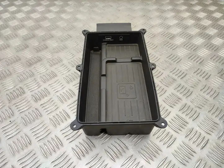 Audi A4 S4 B9 (2015 - 2019) 8W0864981D Модуль беспроводной зарядки — фото 1