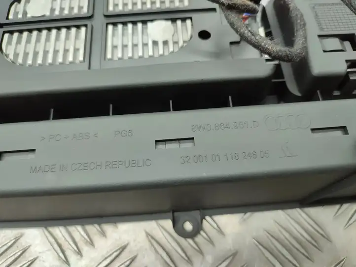 Audi A4 S4 B9 (2015 - 2019) 8W0864981D Модуль беспроводной зарядки — фото 6