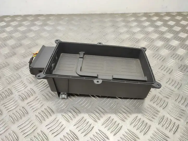 Audi A4 S4 B9 (2015 - 2019) 8W0864981D Модуль беспроводной зарядки — фото 10
