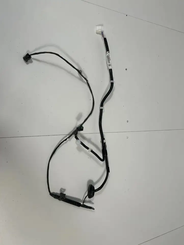 Toyota RAV 4 (XA50) (2018 - ) 8218342150 Прочая электропроводка — фото 1