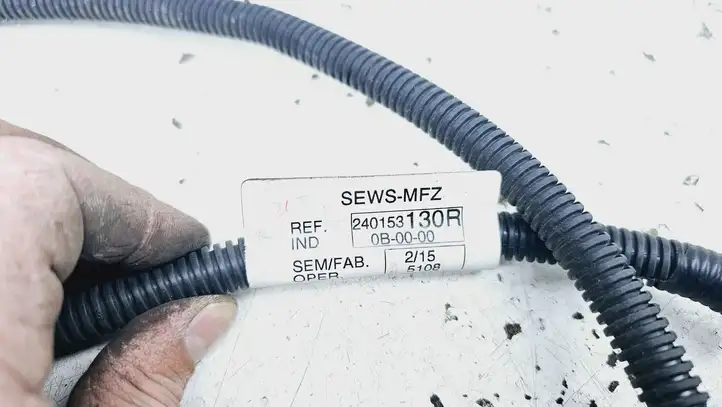 Renault Captur (2013 - 2020) 240153130R Прочая электропроводка — фото 4