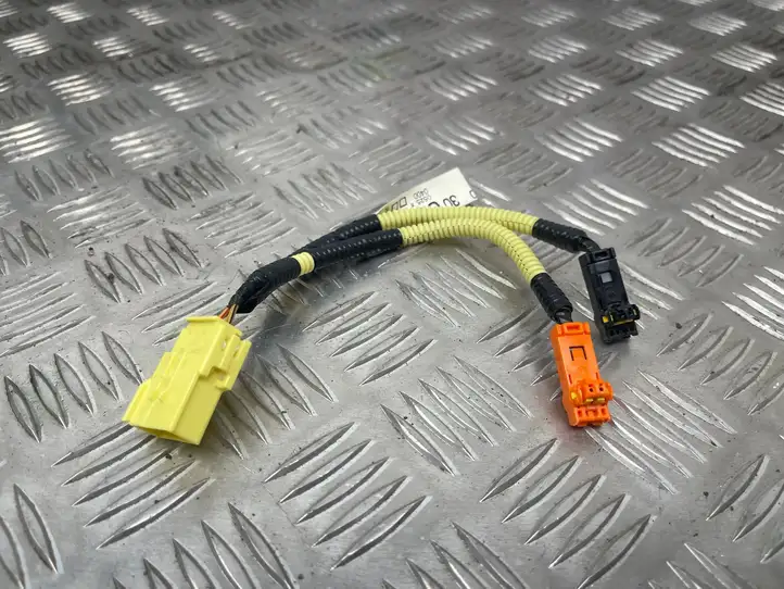 Lexus IS III XE30 (2013 - 2016) 8214030020 Прочая электропроводка — фото 1
